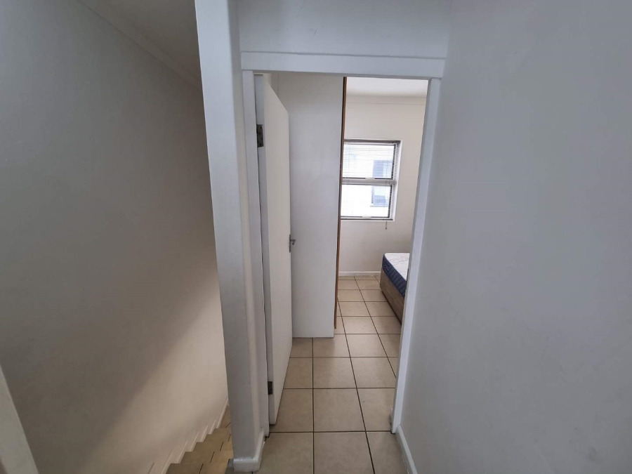 To Let 2 Bedroom Property for Rent in Maitland Western Cape